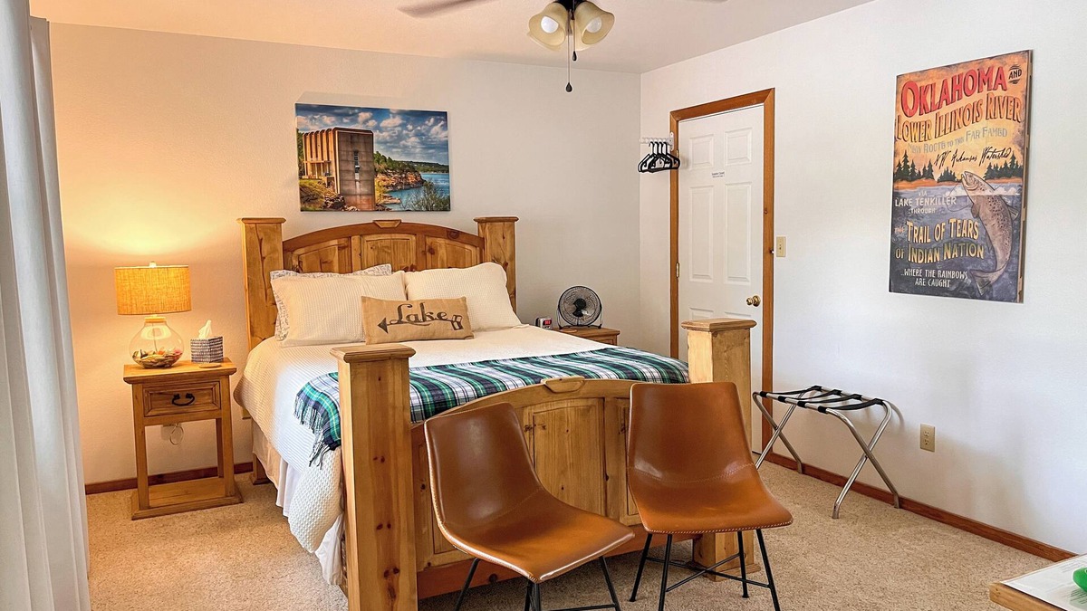 Gore Cabin | Maggie May Nostalgic Cabin @ Tenkiller - 2 minutes to boat ramp & state park!