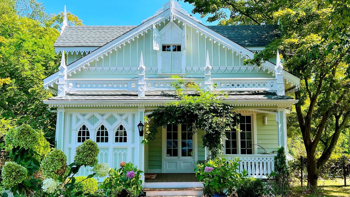 New Canaan House | Magic Charm—NYC Gingerbread Home