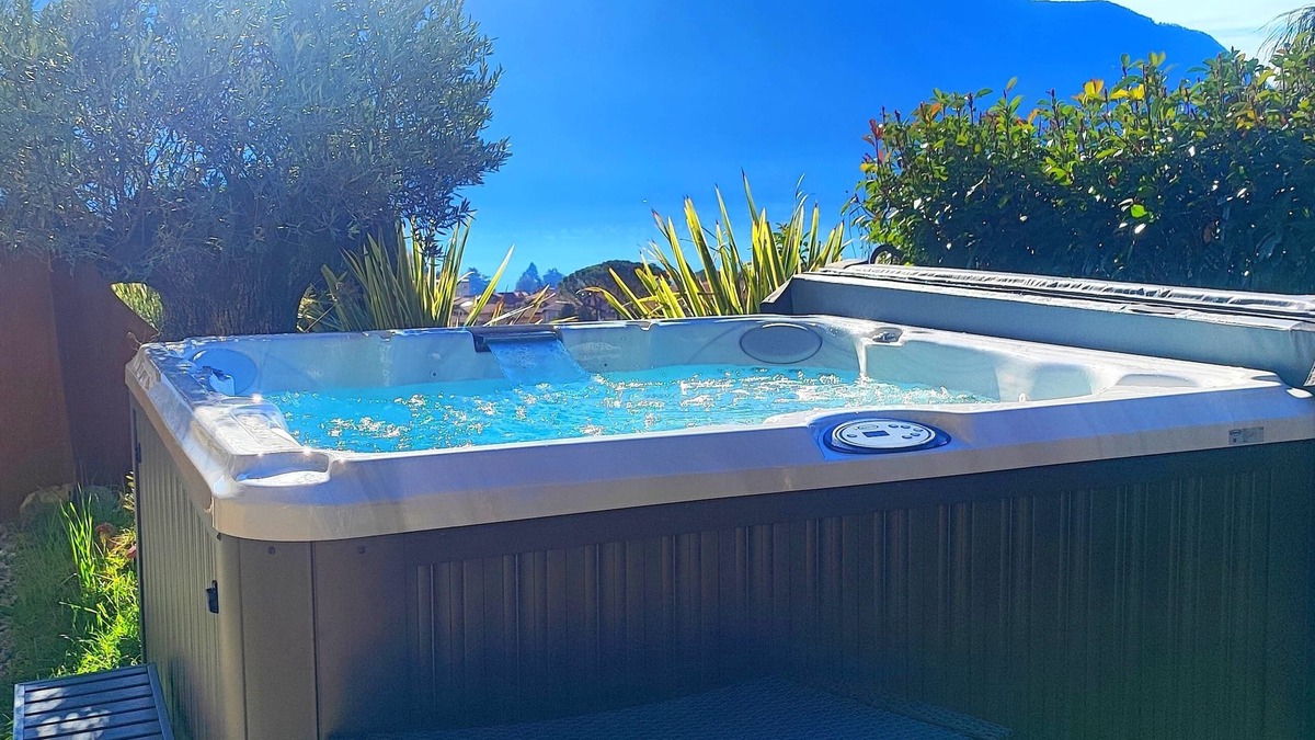 Tremezzina Apartment | Magic Garden-Pool & Jacuzzi and amazing Lake Como view
