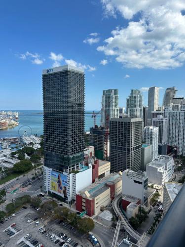 Downtown Miami Apartment | Magic Miami Penthouse Balcony Ocean View, Pool Resort, Spa, Heart of Miami
