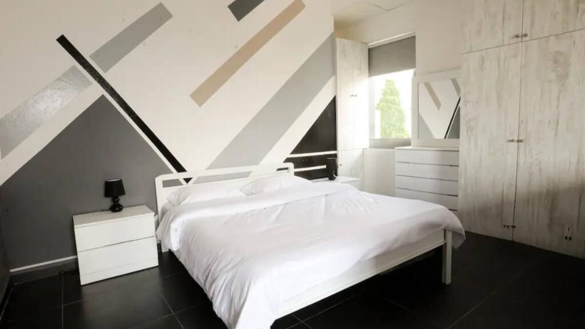 Mastita Apartment | Magic Moon - cozy studio in Byblos with 24/7 electricity.