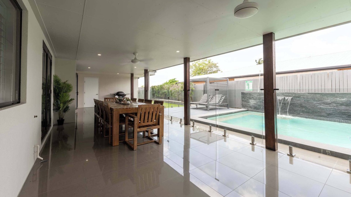 Annandale House | Magic on MacArthur Su