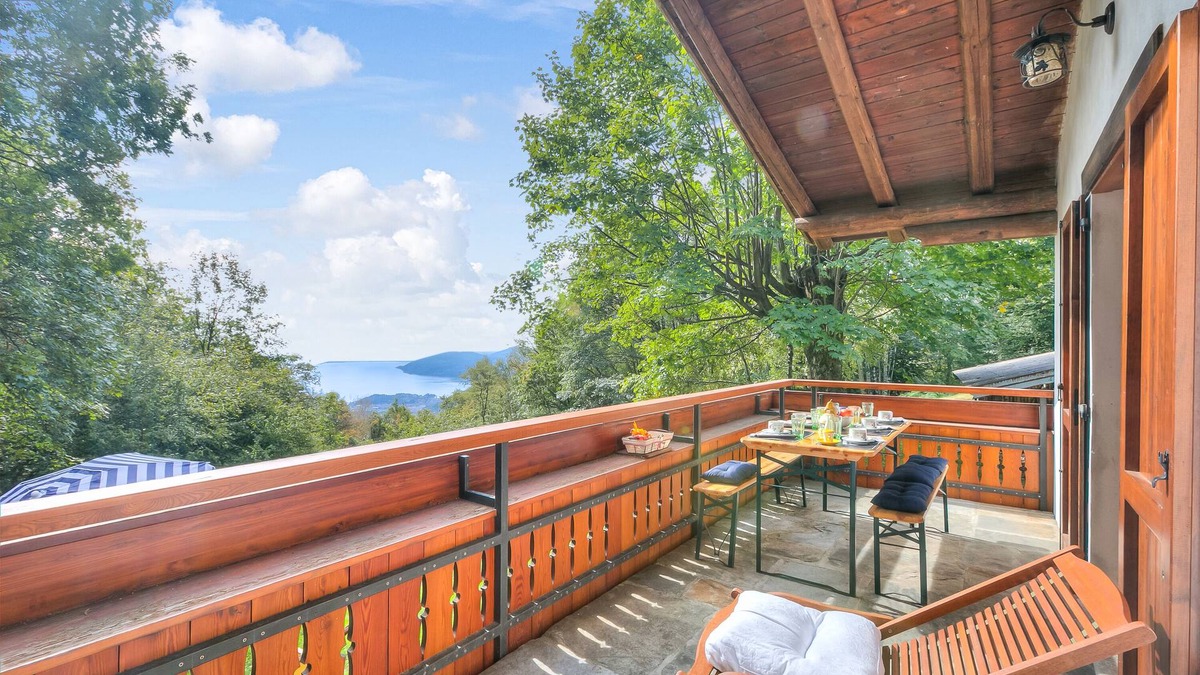 Caprezzo House | Magic Woodland Escape Lake View, Caprezzo, Italy