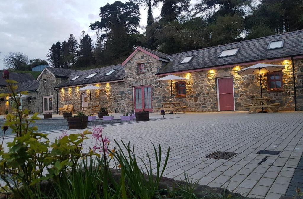 Loughinisland House | Magical 3-Bed Stone Built Cottage - Sleeps 6
