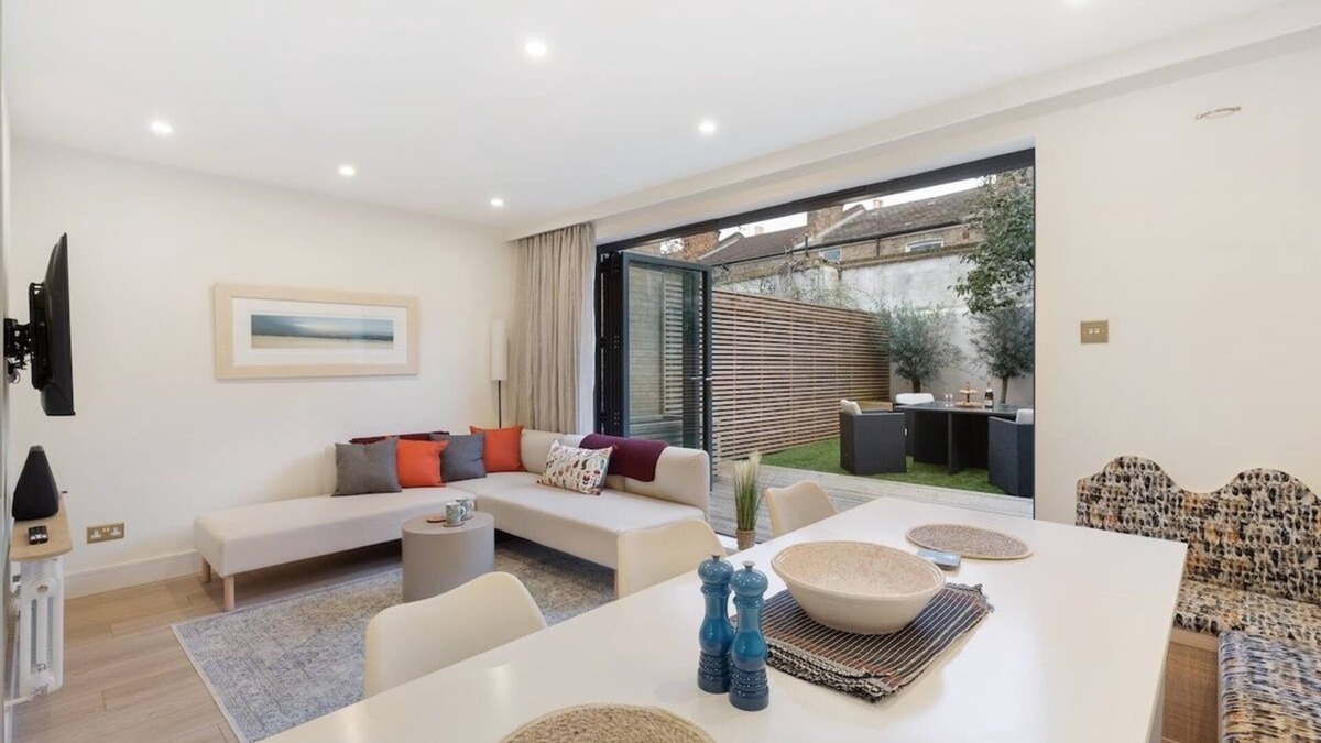 Ferndale House | Magical 3BR/2BA-w/Garden-Clapham