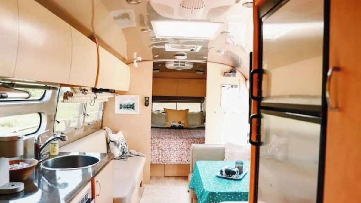 Midway Villa | Magical Airstream on a farmnn