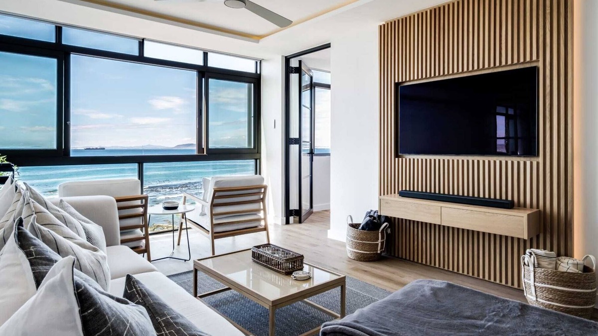 Mouille Point Apartment | Magical Apartment w/Uninterrupted Ocean Views (Mouille Views)