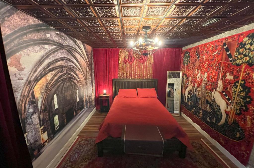 Sunrise Lakes House | Magical Castle Near Theme Parks