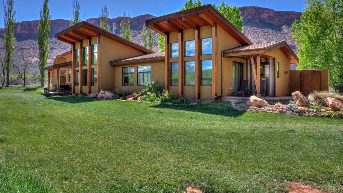 Castle Valley House | Magical Castle Tower views