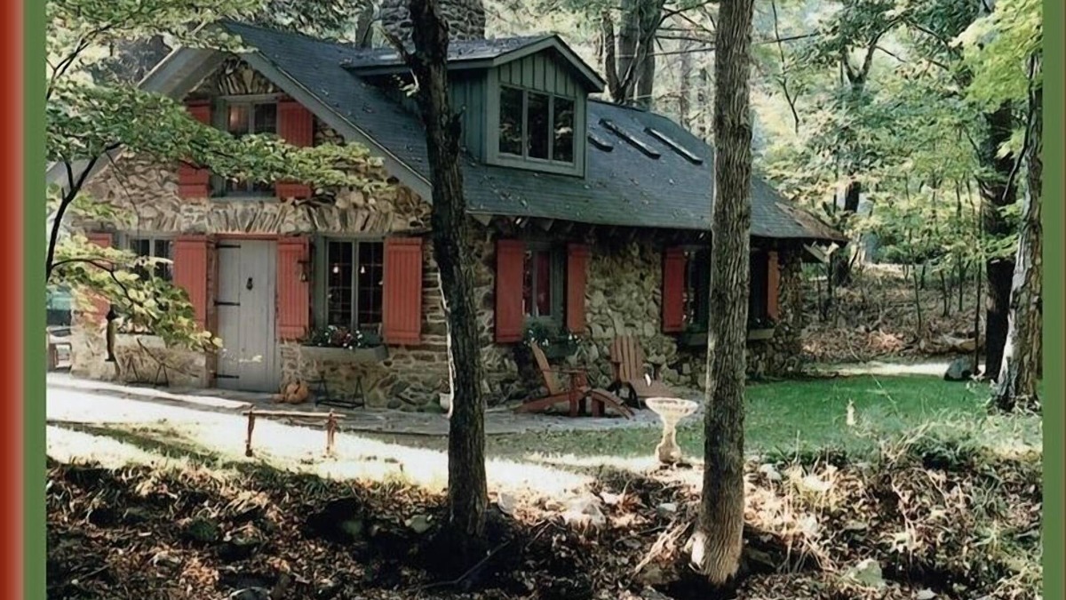 Dingmans Ferry House | Magical Cottage at the Governor's Retreat on Dingmans Creek