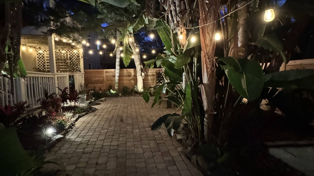 St. Augustine Beach Cottage | Magical courtyard private cottage by beach