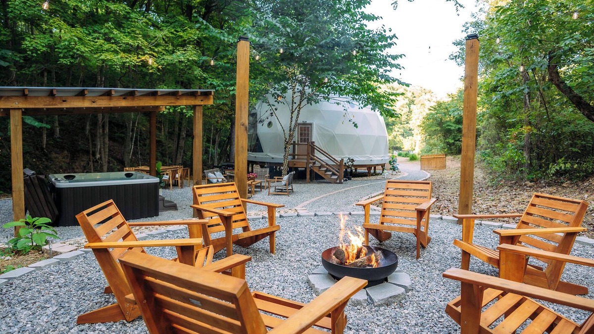 New Marshfield Cabin | Magical Dome Perfect for Families & Groups-Hot Tub-Kid Friendly-Firepit -Private