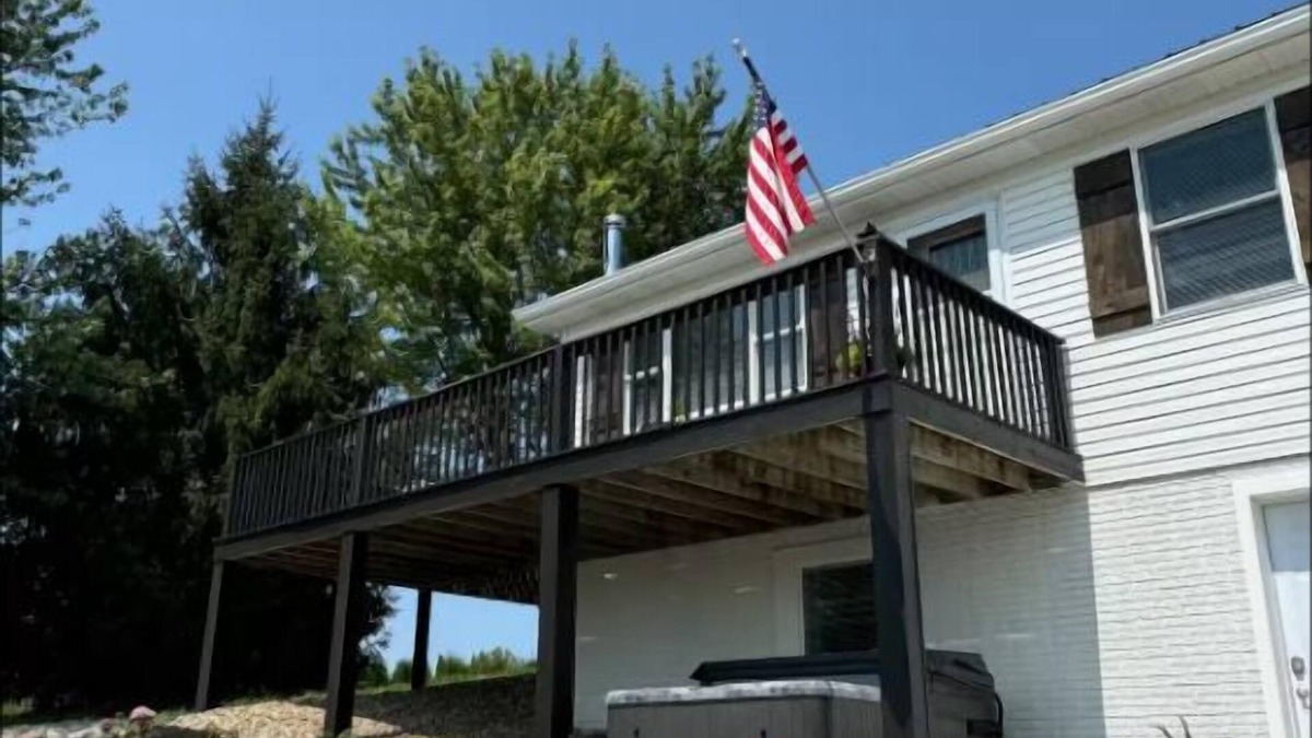Huron Other | Magical Farmhouse on 12 Acres- Hot Tub, Fire Pit, Near Wineries & Cedar Point