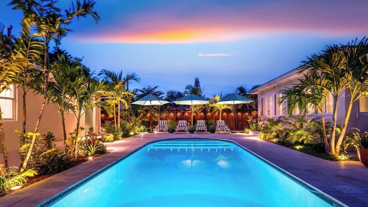 Central Fort Lauderdale House | Magical Garden House With Beautiful Heated Pool