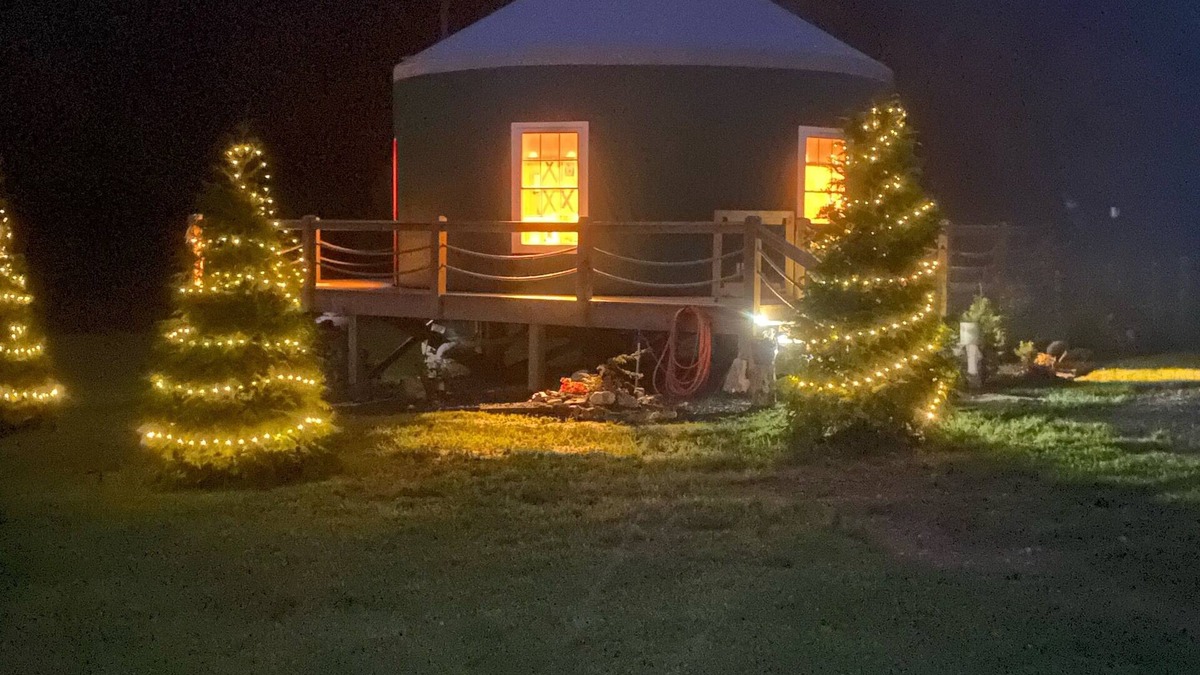 Dugspur House | Magical Riverside Yurt, hot tub & the BRPW, pet friendly near Floyd, Va