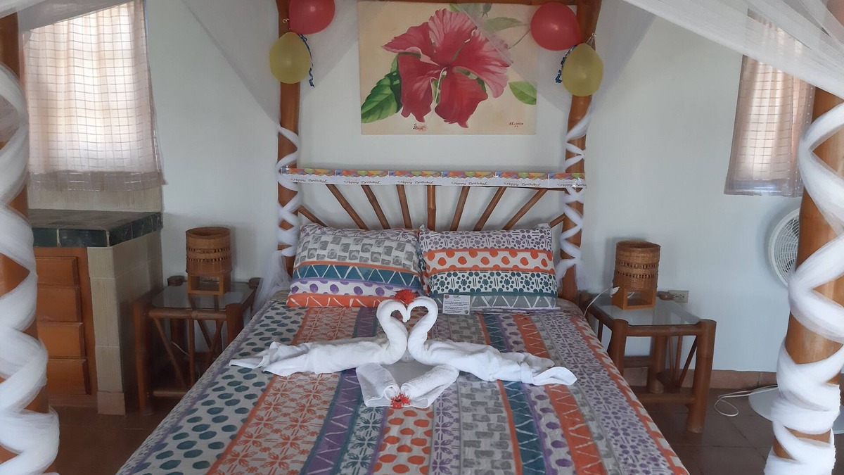 Robins Bay Cottage | Magical Romantic Getaway For 2, Lovers Paradise On Private White Sand Beach Cove