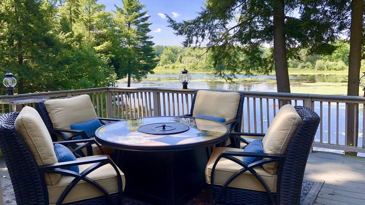 Cambridge Springs House | Magical Sunsets, Ultimate Comfort at Waterfront Retreat in Rural PA