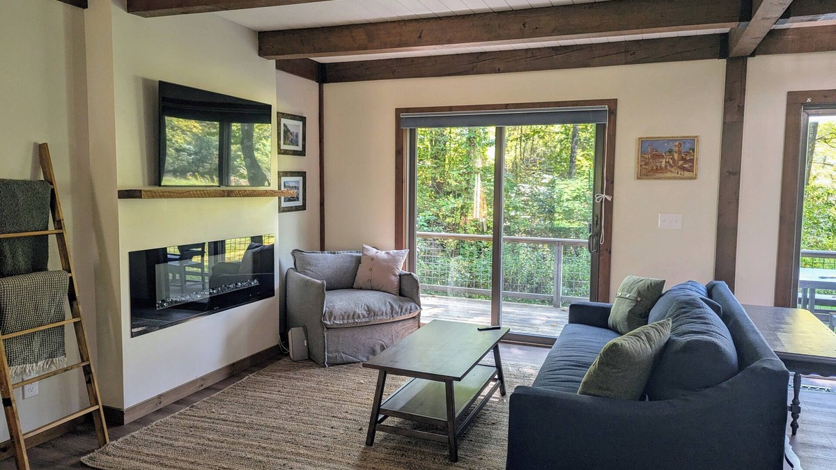 Cornwall Bridge Cabin | Magical woodland home, a property promising a serene getaway