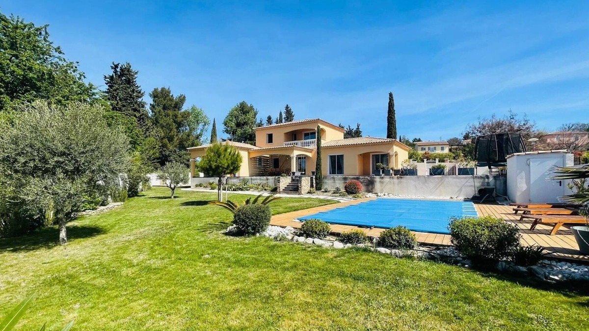 Saint-Saturnin-les-Avignon Villa | Magnifique Villa Piscine, sur une Colline Pour Randonner, à 10 mn d Avignon