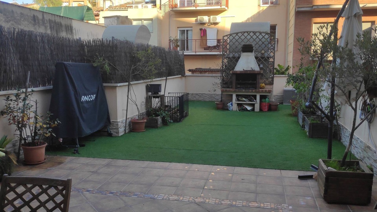 Sant Feliu de Llobregat Apartment | Magnificent apartment with a large patio. 30 minutes from the center of Barcelona.