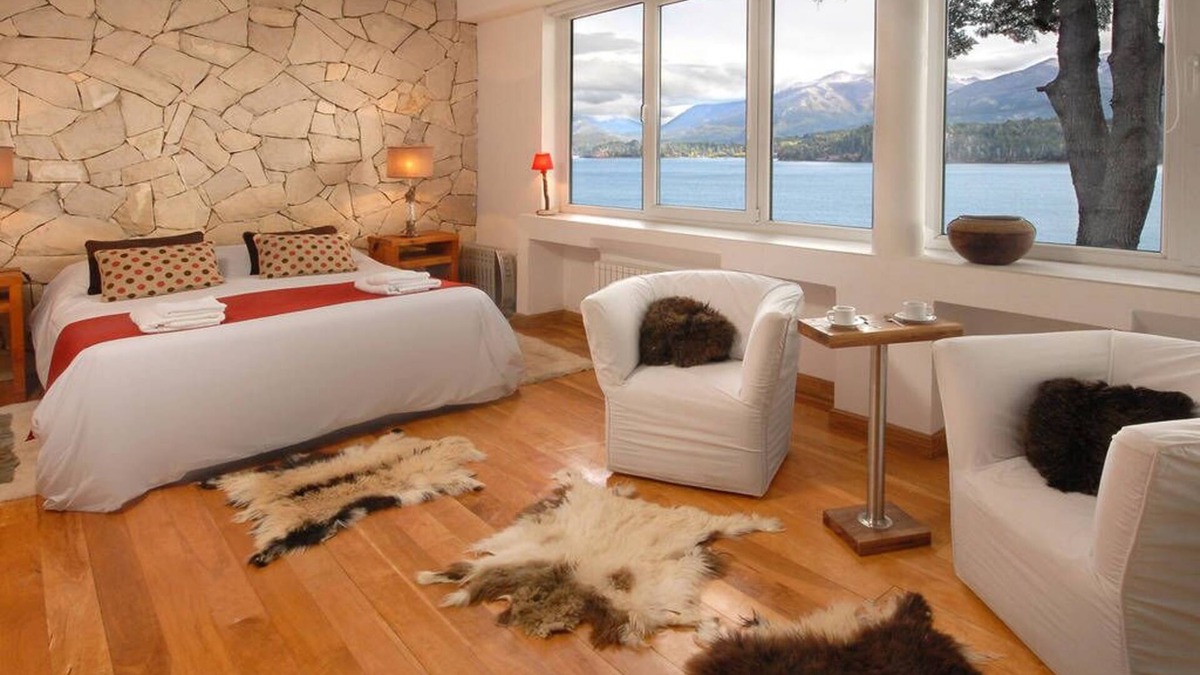 Peninsula San Pedro House | MAGNIFICENT 3-BEDR VILLA ON THE LAKE H47