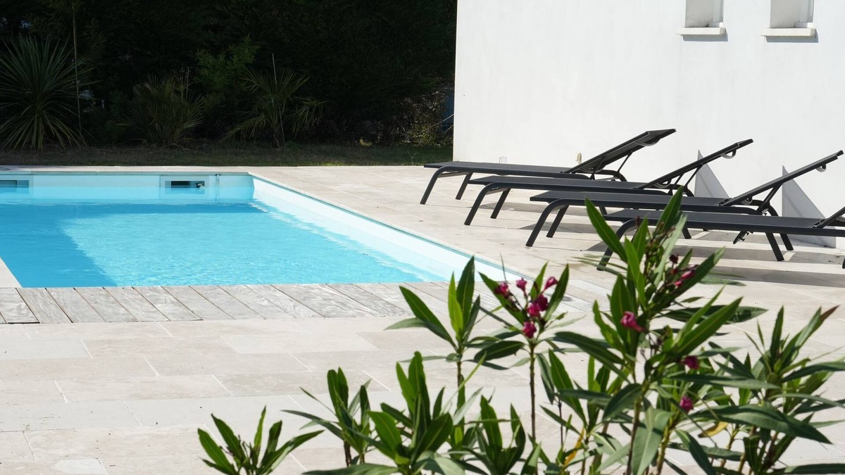Cheray Villa | Magnificent renovated villa in a quiet environment near the sea with swimming pool