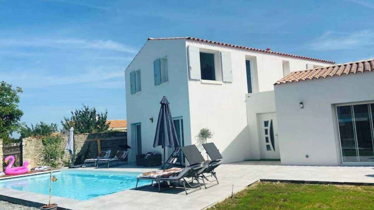 Cheray Villa | Magnificent architect-designed villa/heated pool