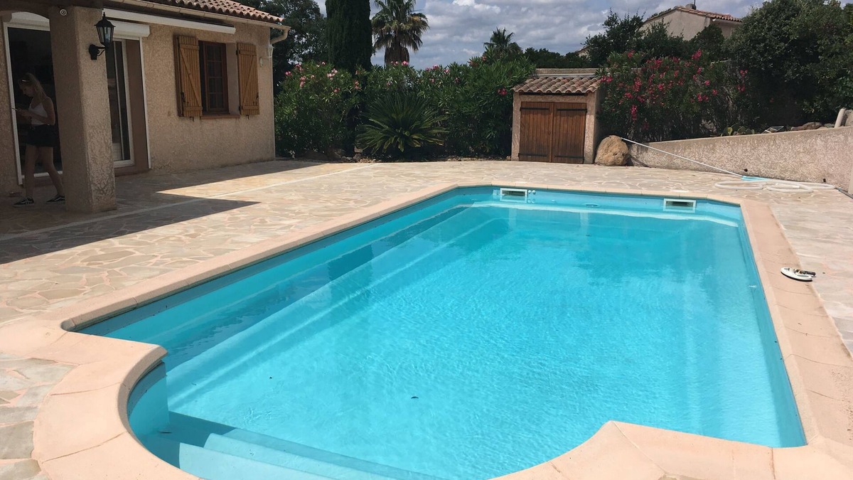 La Bouverie Villa | Magnificent villa with swimming pool and garden in a green setting.