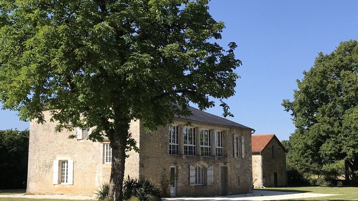 Savignac-les-Eglises House | Magnificent restored house in a 20-hectare wooded park
