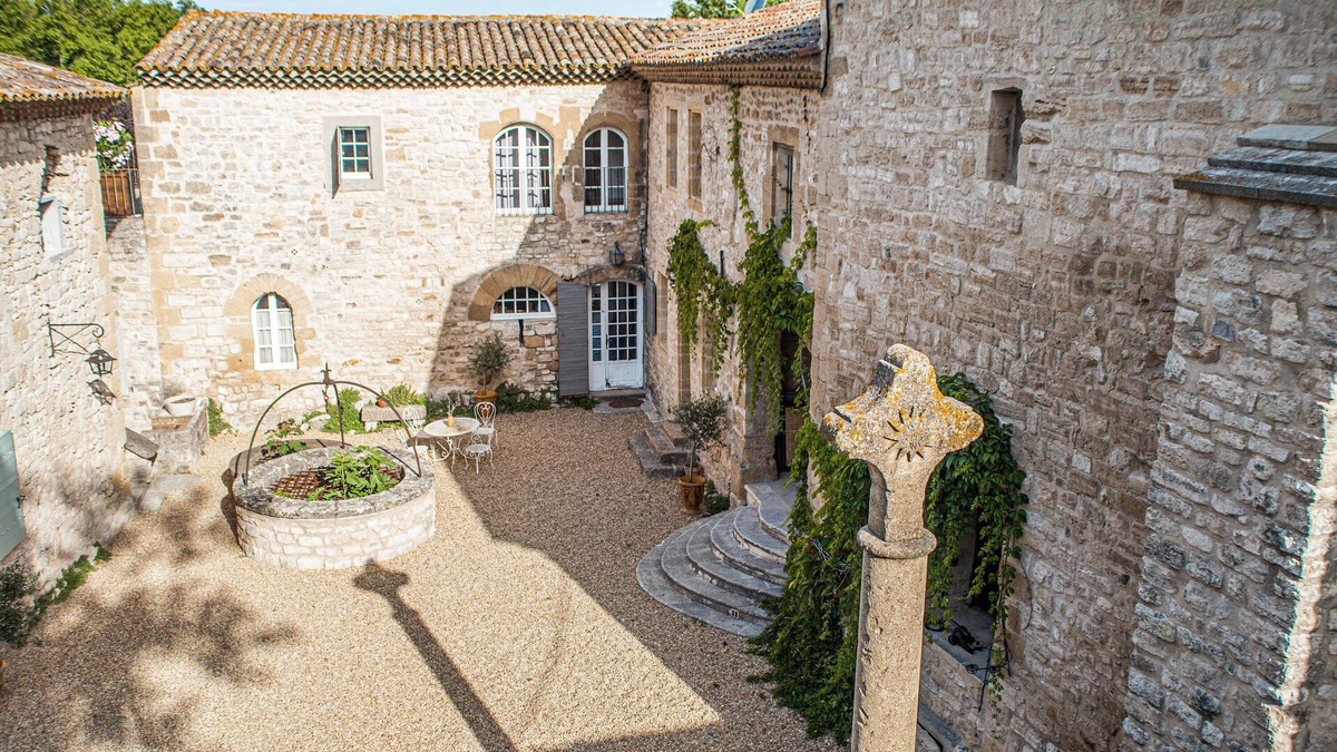 Rognes House | Magnificent 12th century priory in Provence - 9 rooms