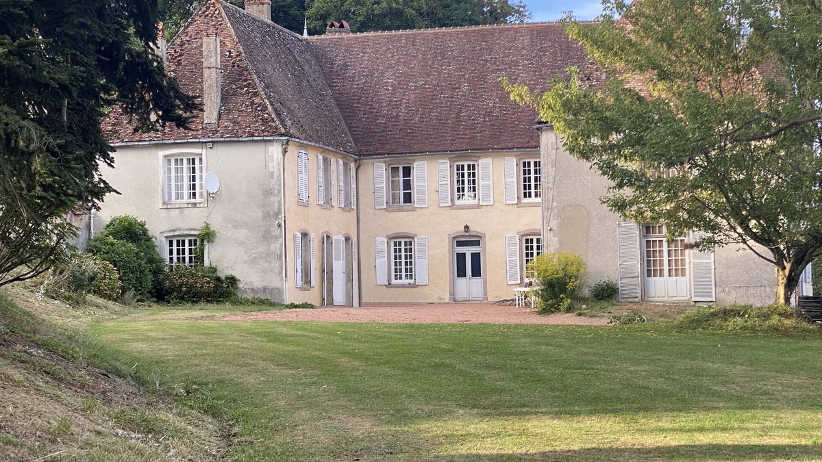 Chiddes Other | Magnificent 18th century château, swimming pool , ideal for a get-together