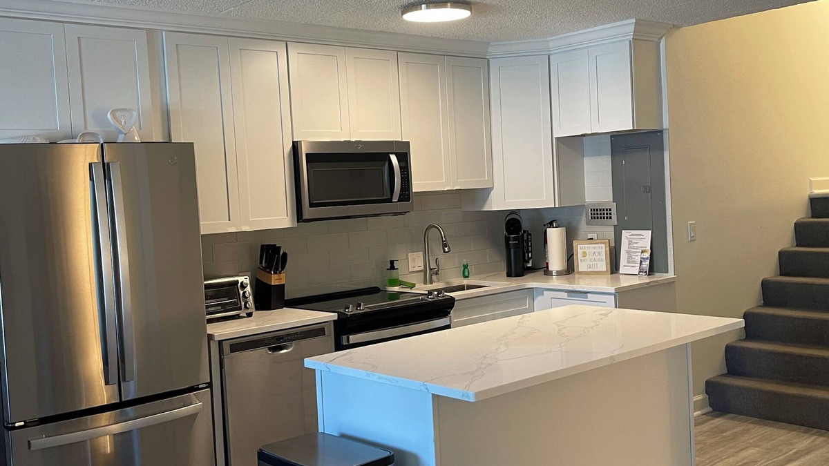 The Pines Condo | Magnificent 2- bedroom condo in Downtown Rehoboth 5 blocks to ocean & boardwalk
