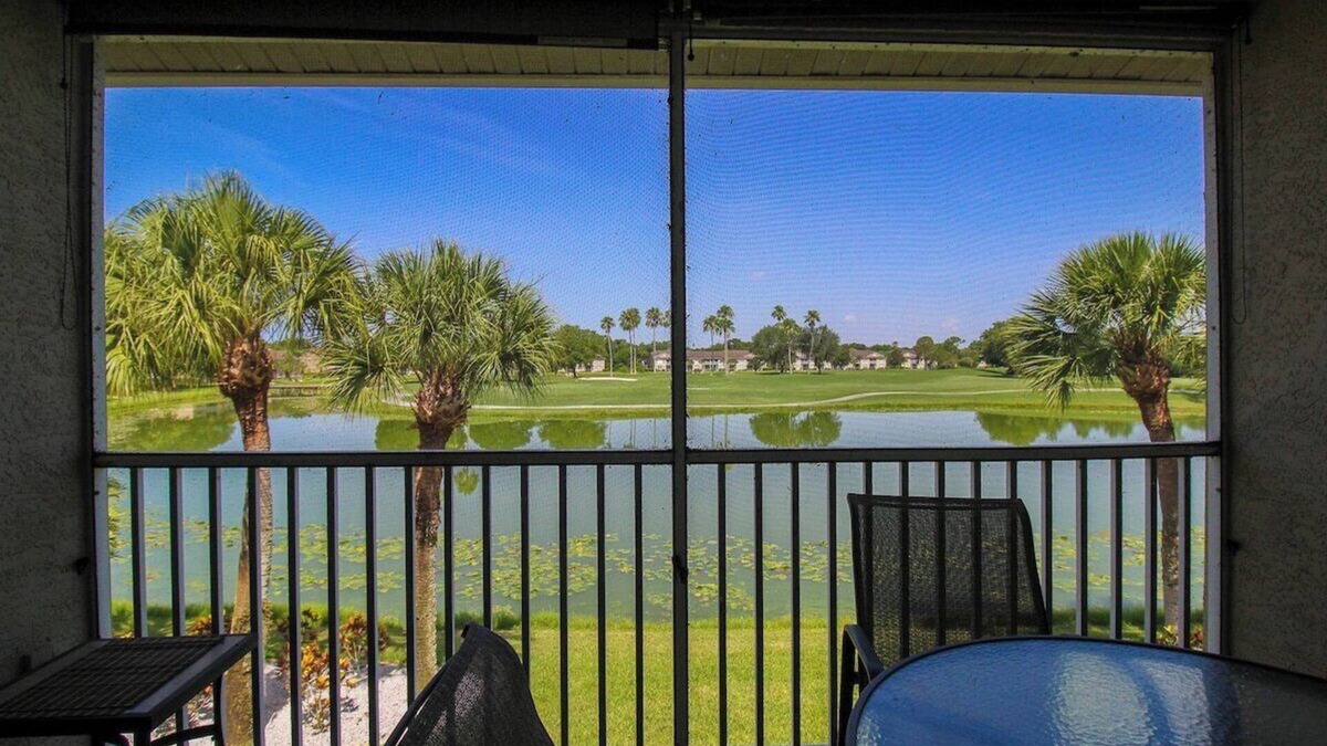 Sarasota Condo | Magnificent 2 BR Lakefront Condo in Heritage Oaks - Tranquil Waters