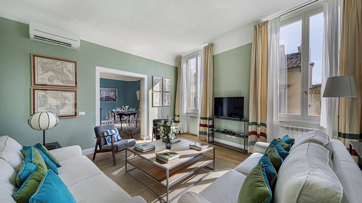 Santo Spirito Apartment | MAGNIFICENT 3BD-3.5 BA DESIGNER APARTMENT, PRIME FLORENCE LOCATION!