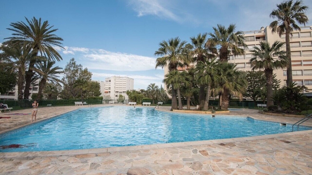 Antibes Apartment | Magnificent 3P 82m2 apartment, air conditioning, WIFI, exceptional sea view (pool, tennis).