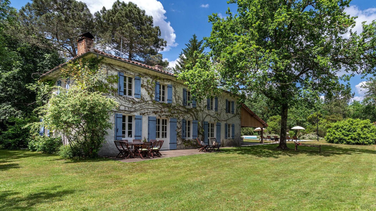Moustey House | Magnificent 5 bedroom family home with private pool in peaceful Gascony forest.