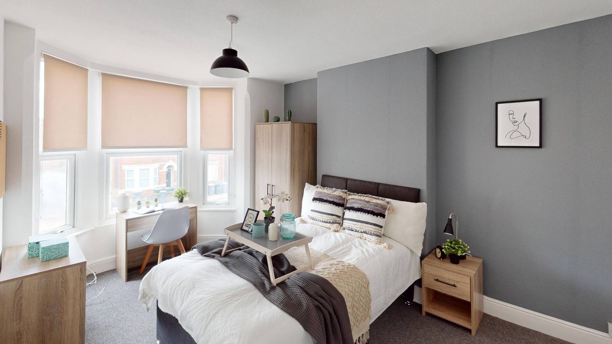 Beeston House | Magnificent 6-Bedroom Queen House in Beeston Awaits You!