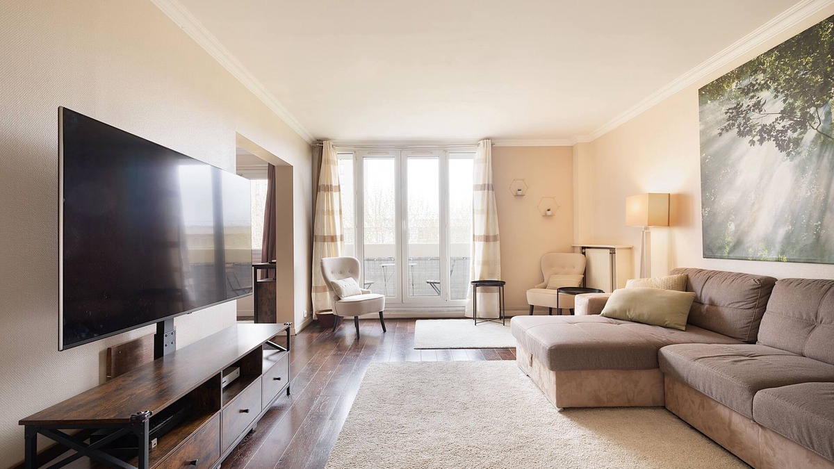 Neuilly-sur-Marne Apartment | Magnificent apartment between Paris and Disneyland. Rer A 10 min by bus -PARKING