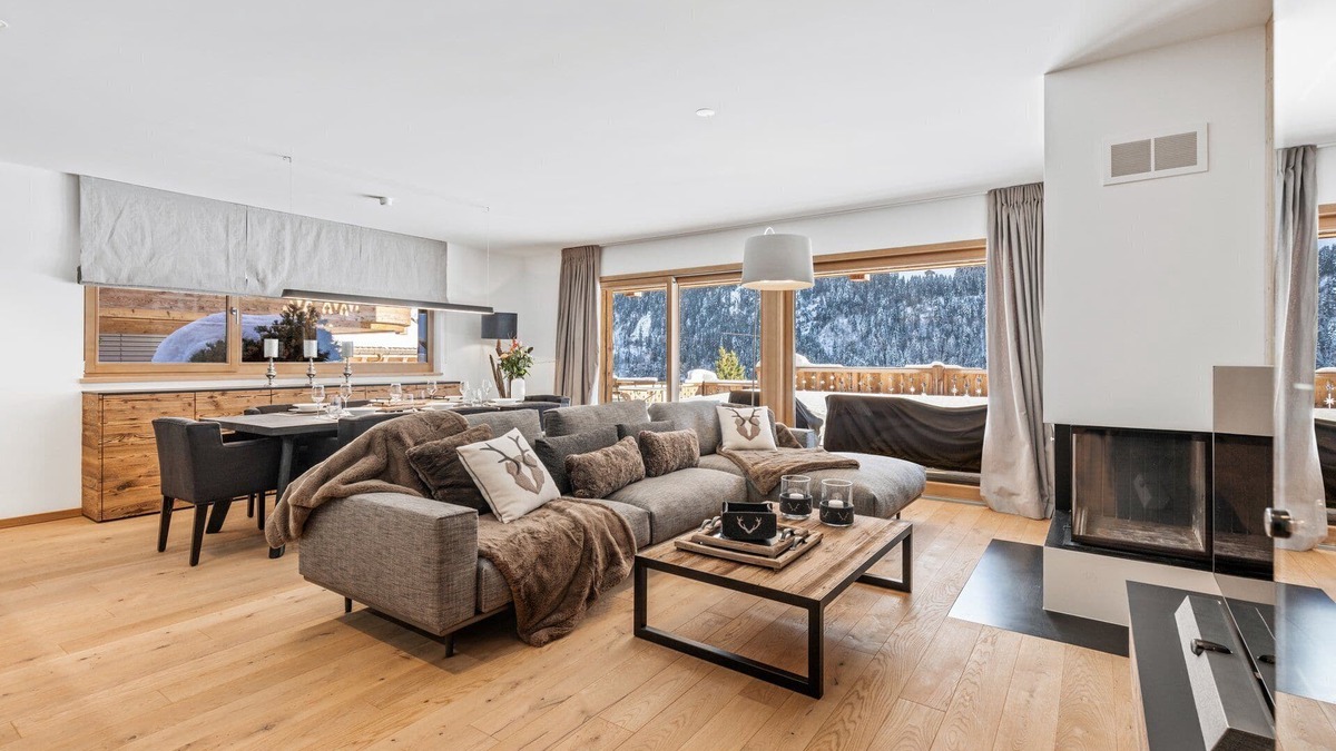 Champery Ski Chalet | Magnificent apartment with jacuzzi in the heart of the Montagnier - By Mrs Miggins