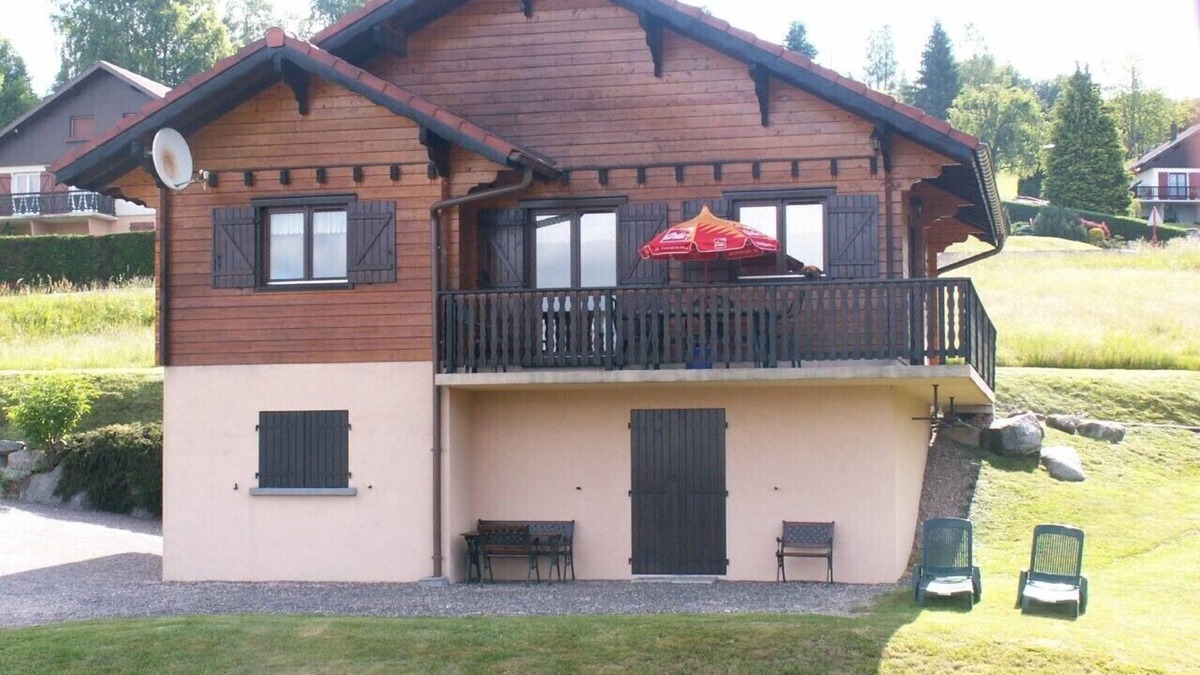 Gerardmer Ski Chalet | Magnificent Chalet seen from the lake near the quiet ski slopes 4 people