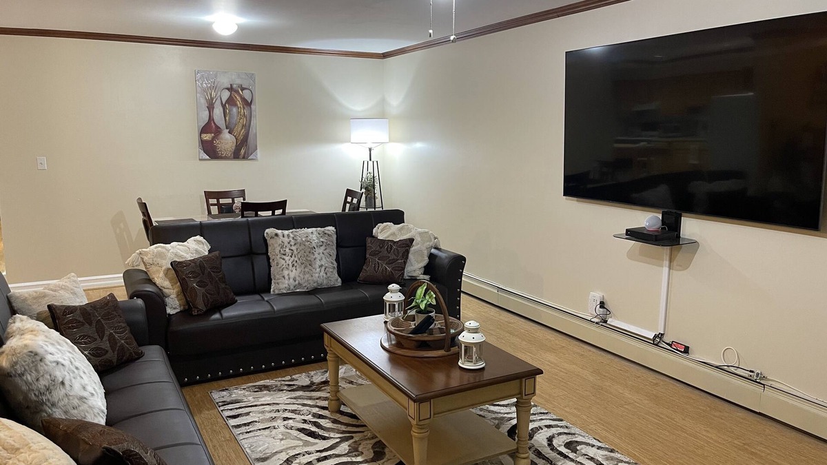 Queens House | MAGNIFICENT CHARM | IN THE HEART OF ROCKAWAY 🏖