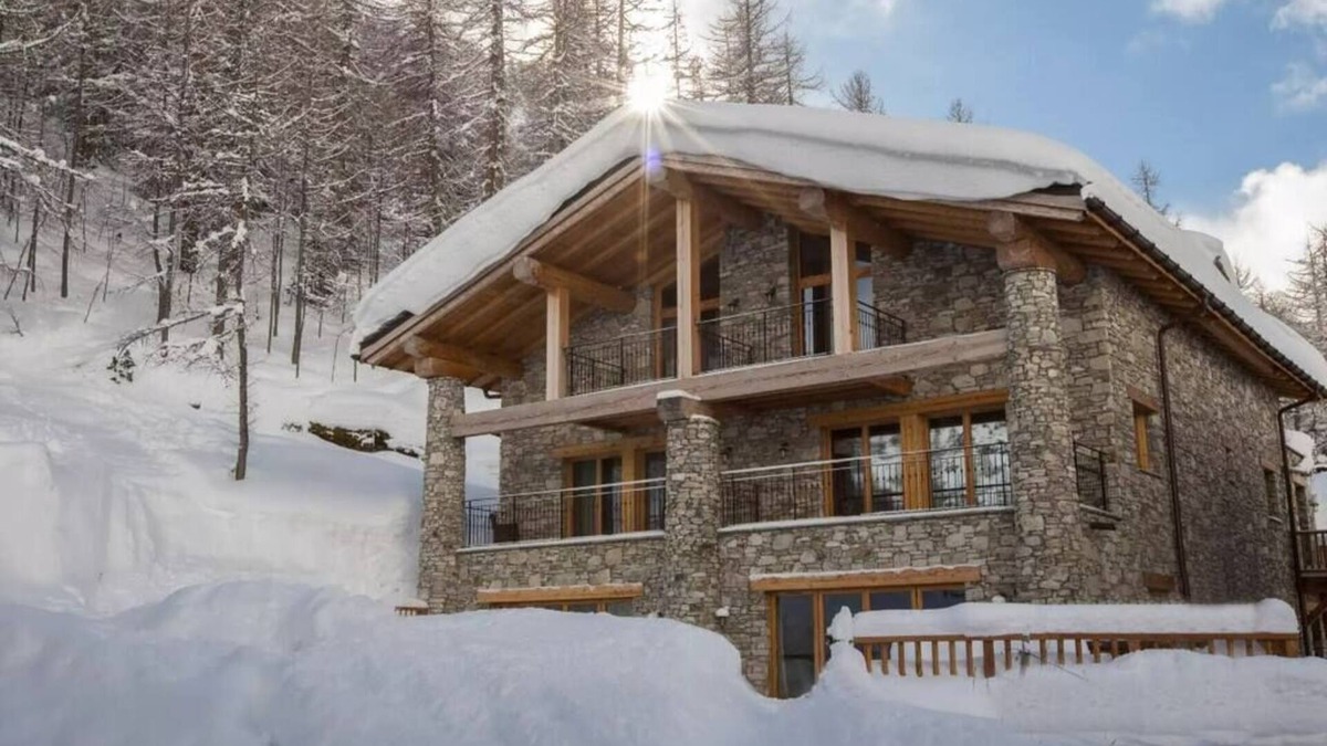 Le Fornet Ski Chalet | Magnificent contemporary chalet