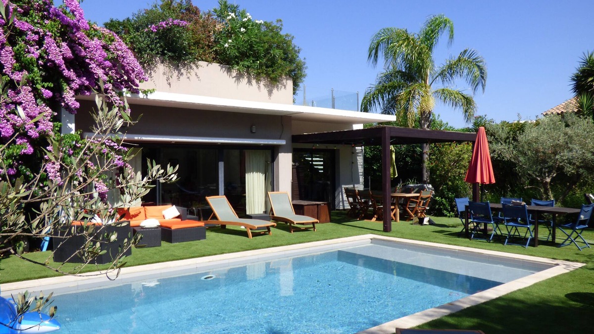 Perols Villa | MAGNIFICENT CONTEMPORARY VILLA 5 * 250M2, POOL, 6 BEDROOMS, 14 PERS, 2MN BEACH