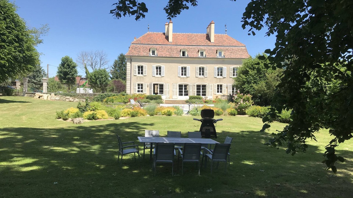 Authume House | Magnificent family property with swimming pool in Burgundy Franche-Comté