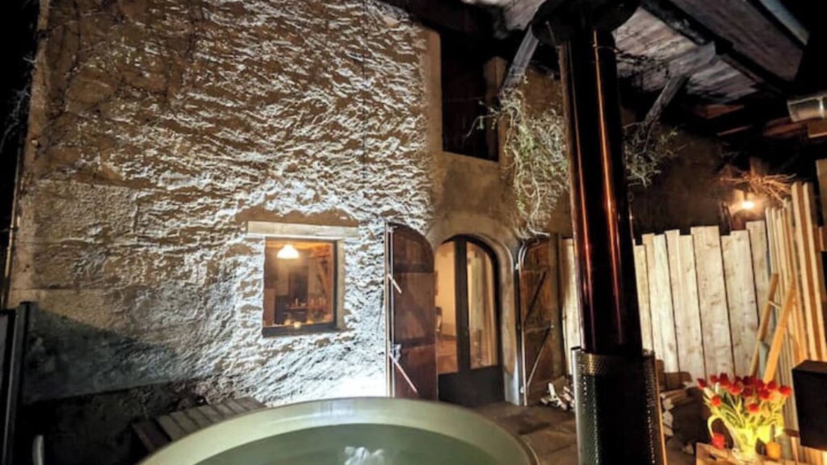 Sonnaz House | Magnificent farmhouse with private Nordic bath