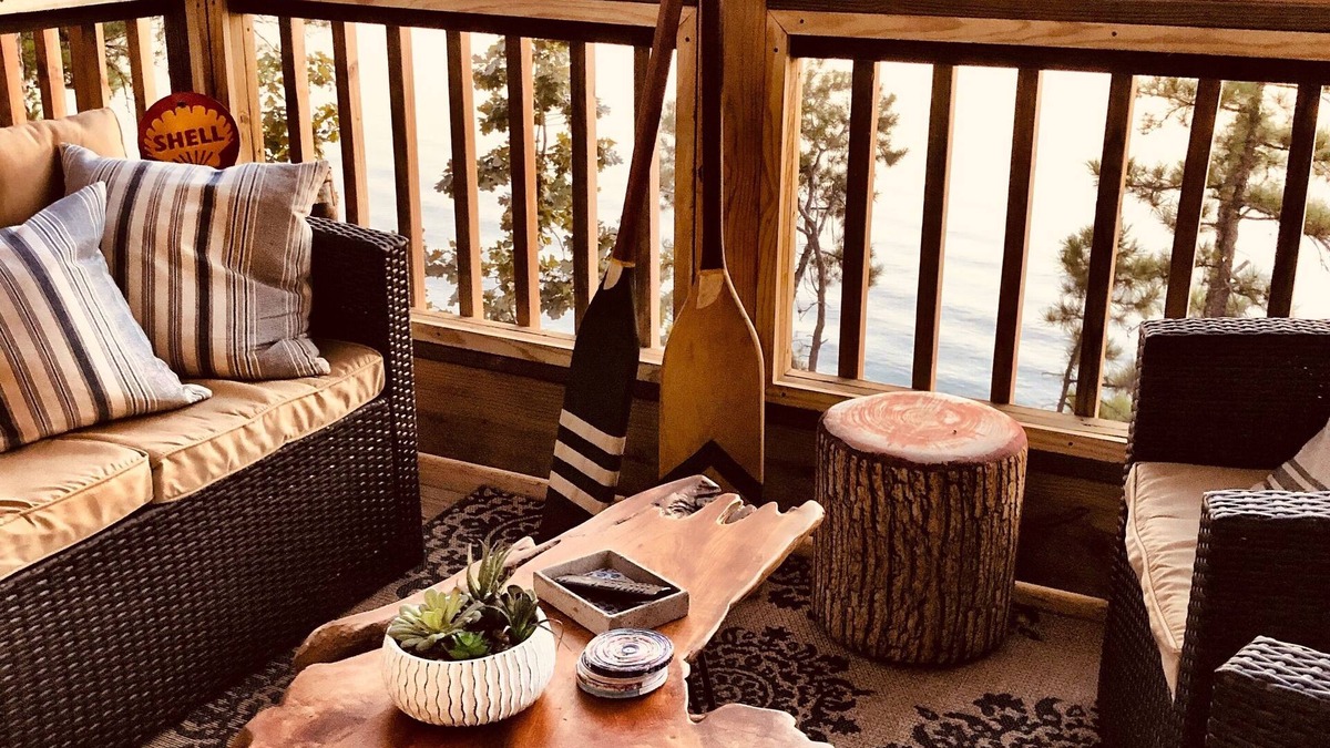 Mount Ida Cottage | Magnificent Four Bedroom, Two 1/2 Bath luxury, log-sided Harbor North cottage with incredible views of Lake Ouachita. by RedAwning
