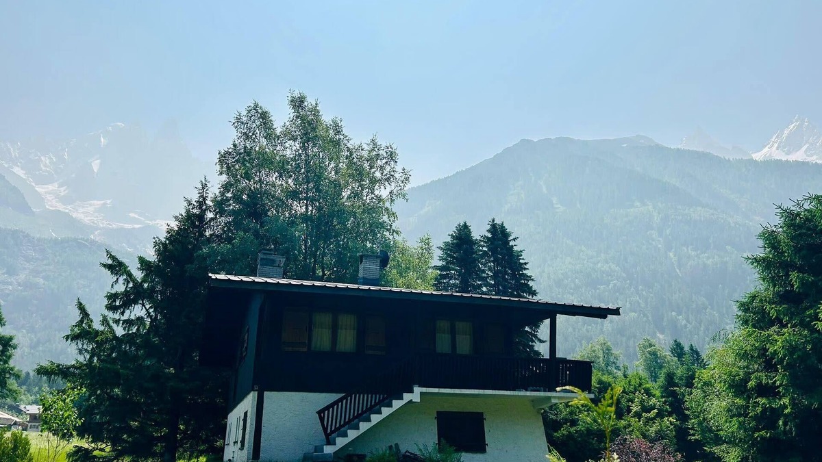 Les Praz-de-Chamonix Ski Chalet | Magnificent Chalet With View On The Mont Blanc