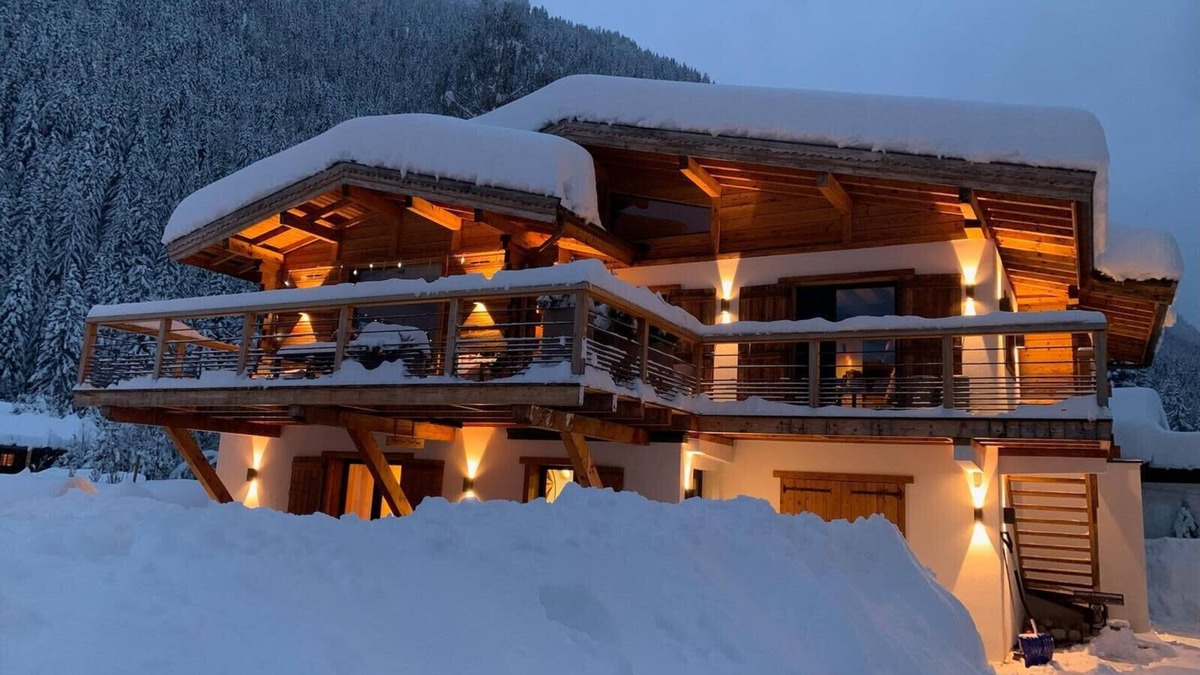 Les Tines Ski Chalet | Magnificent Chalet with Jacuzzi and private garden