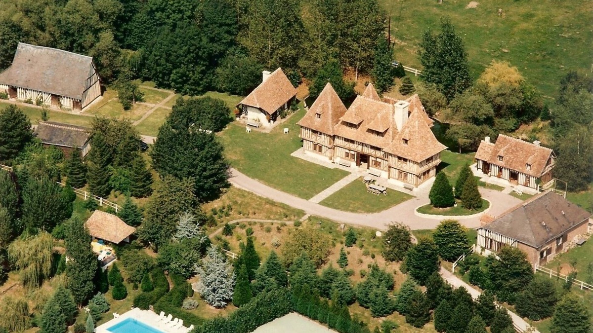 Livarot House | Magnificent estate in the heart of the Pays d'Auge, 2 h from Paris, 40 min from Deauville.