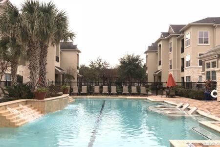 The Woodlands Apartment | Magnificent Furnished Apartment near Exxon Campus